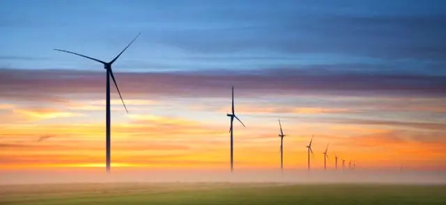 Il vento dell’inefficienza: l’Europa manca gli obiettivi sull’energia eolica