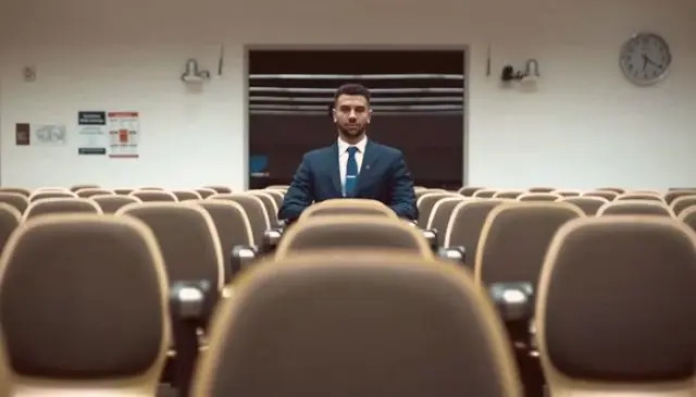 La solitudine degli imprenditori: quando il vertice pesa più del successo