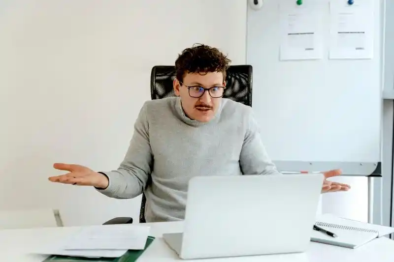 L’effetto LinkedIn e la distanza tra ciò che si dichiara e ciò che si è