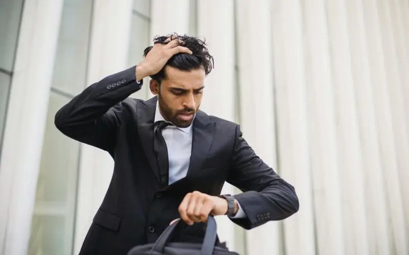 La fatica che non vediamo: le nuove pressioni sociali che modellano