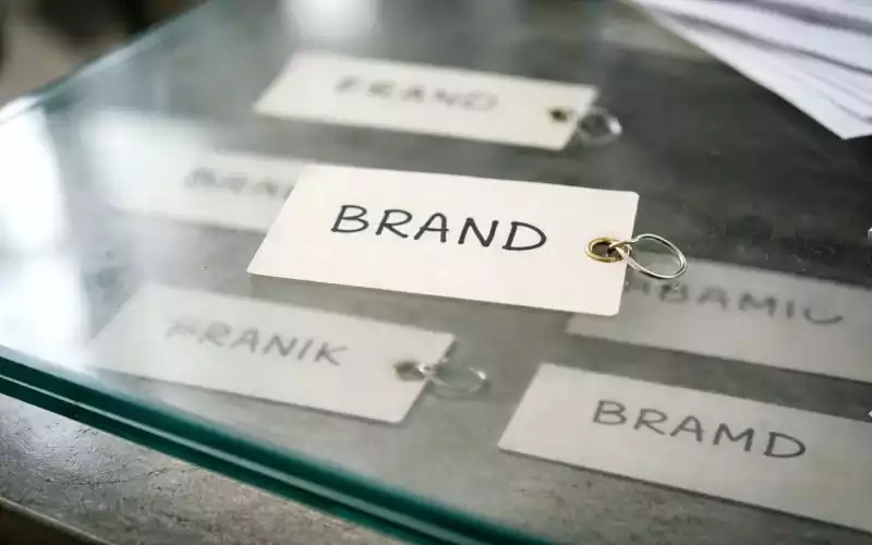 Il rischio silenzioso che accompagna ogni nuova identità di brand